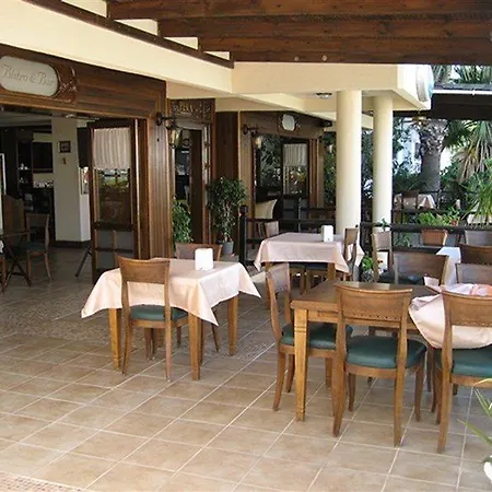 לינה וארוחת בוקר Samoy 3*